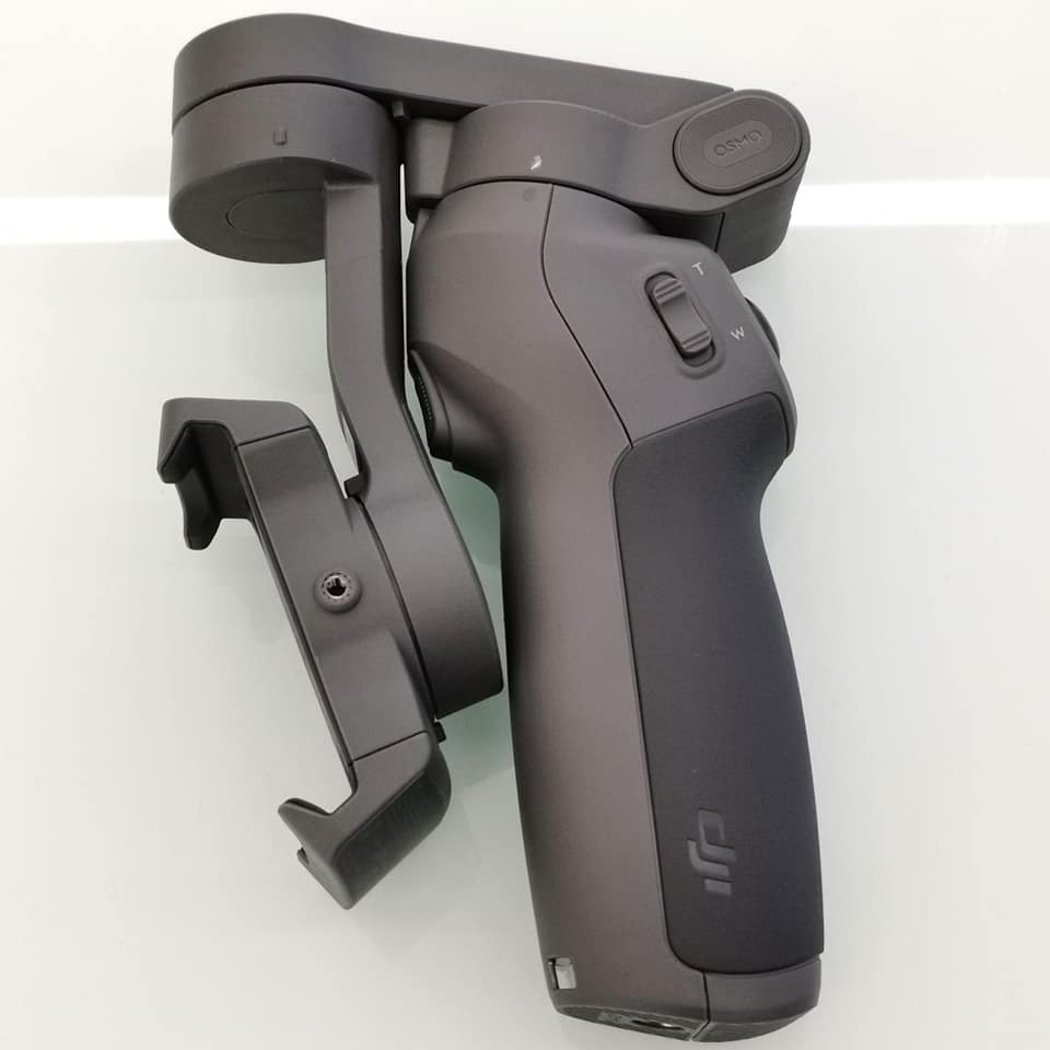 Skladany-gimbal-dji-osmo-mobile-3